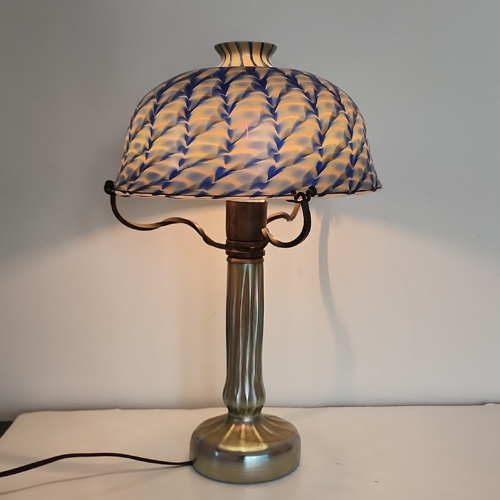 Lundberg Studios Favrille Glass Lamp. Signed Lundberg Studios 1981.